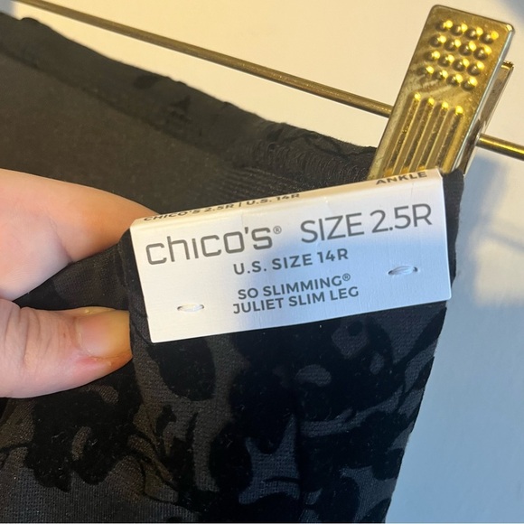 Chico's so slimming 360 Juliet flocked blooms ankle pants NWT - Picture 8 of 12